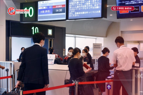 Nhật Bản bắt đầu nới lỏng các quy định về cách ly đối với những khách nhập cảnh đã tiêm ngừa COVID-19.